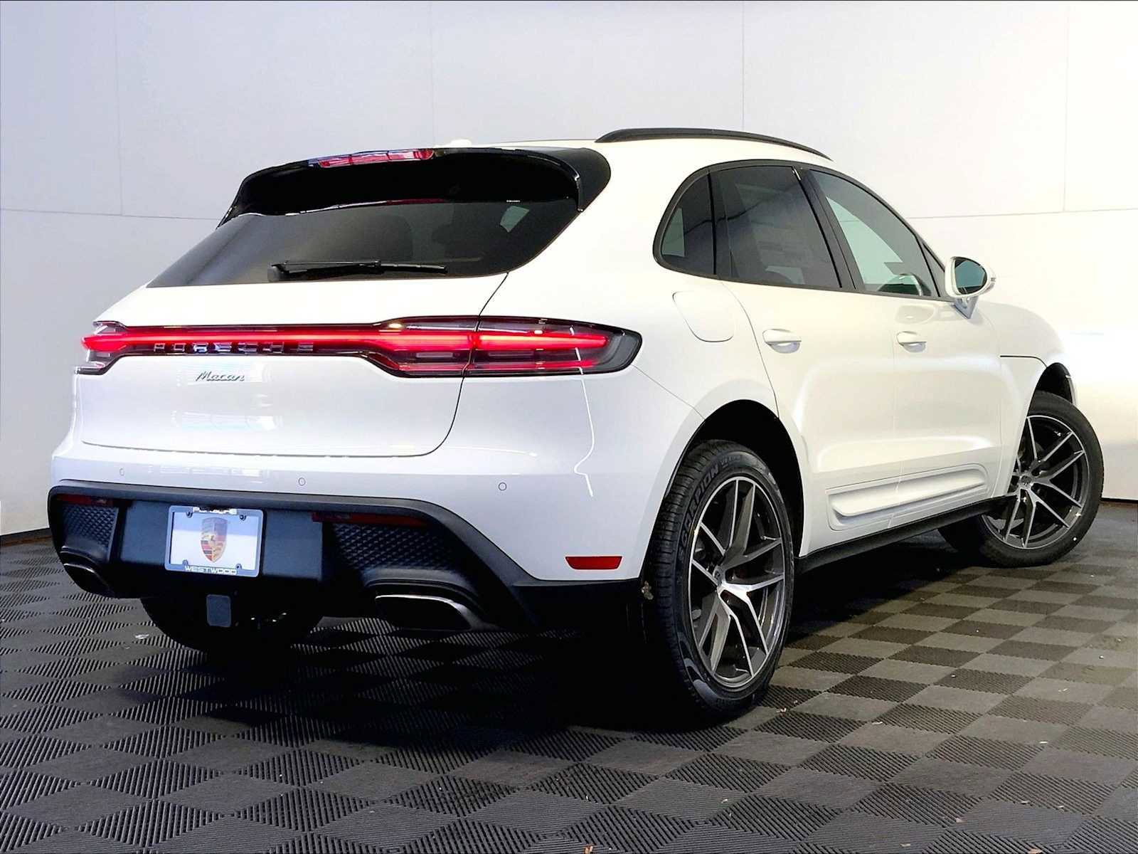 New 2026 Porsche Macan AWD/4WD image 7