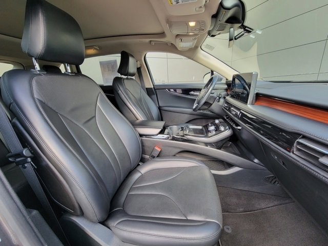 Used 2022 Lincoln Nautilus Reserve image 20