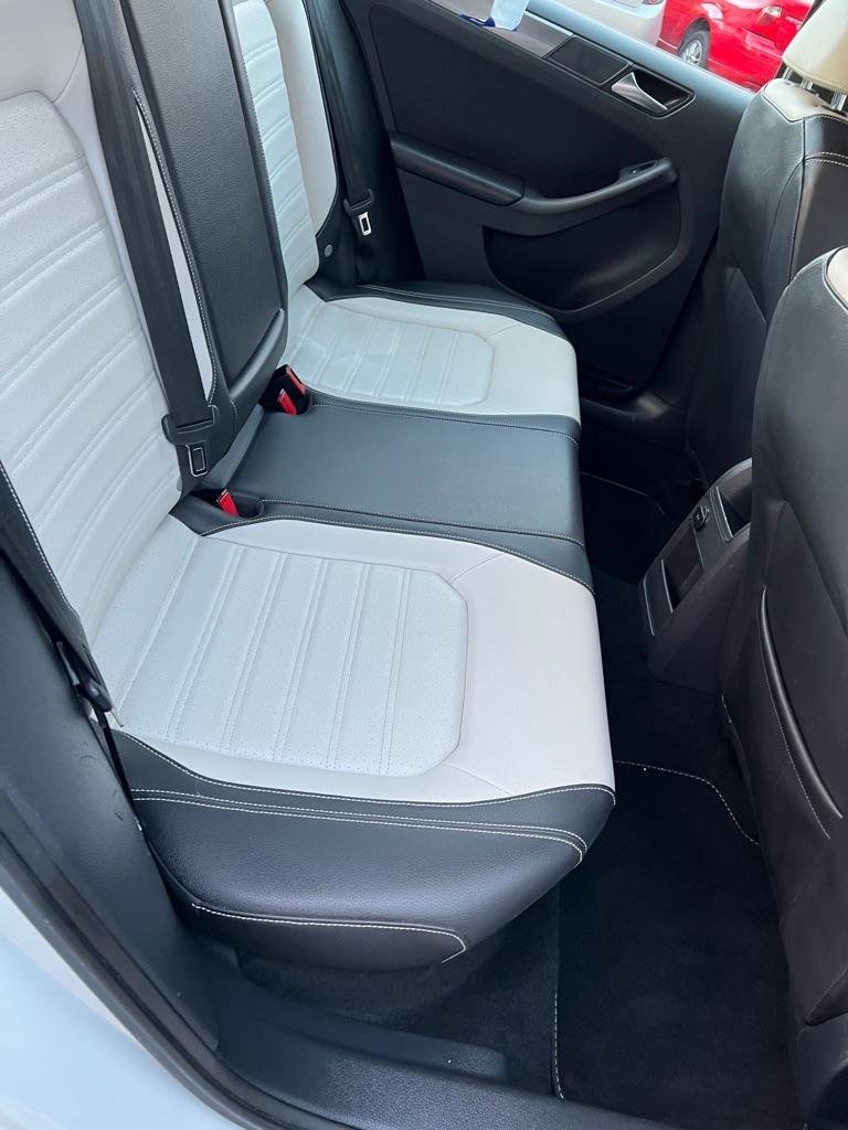 Used 2016 Volkswagen Jetta Sport w/ Lighting Package image 27