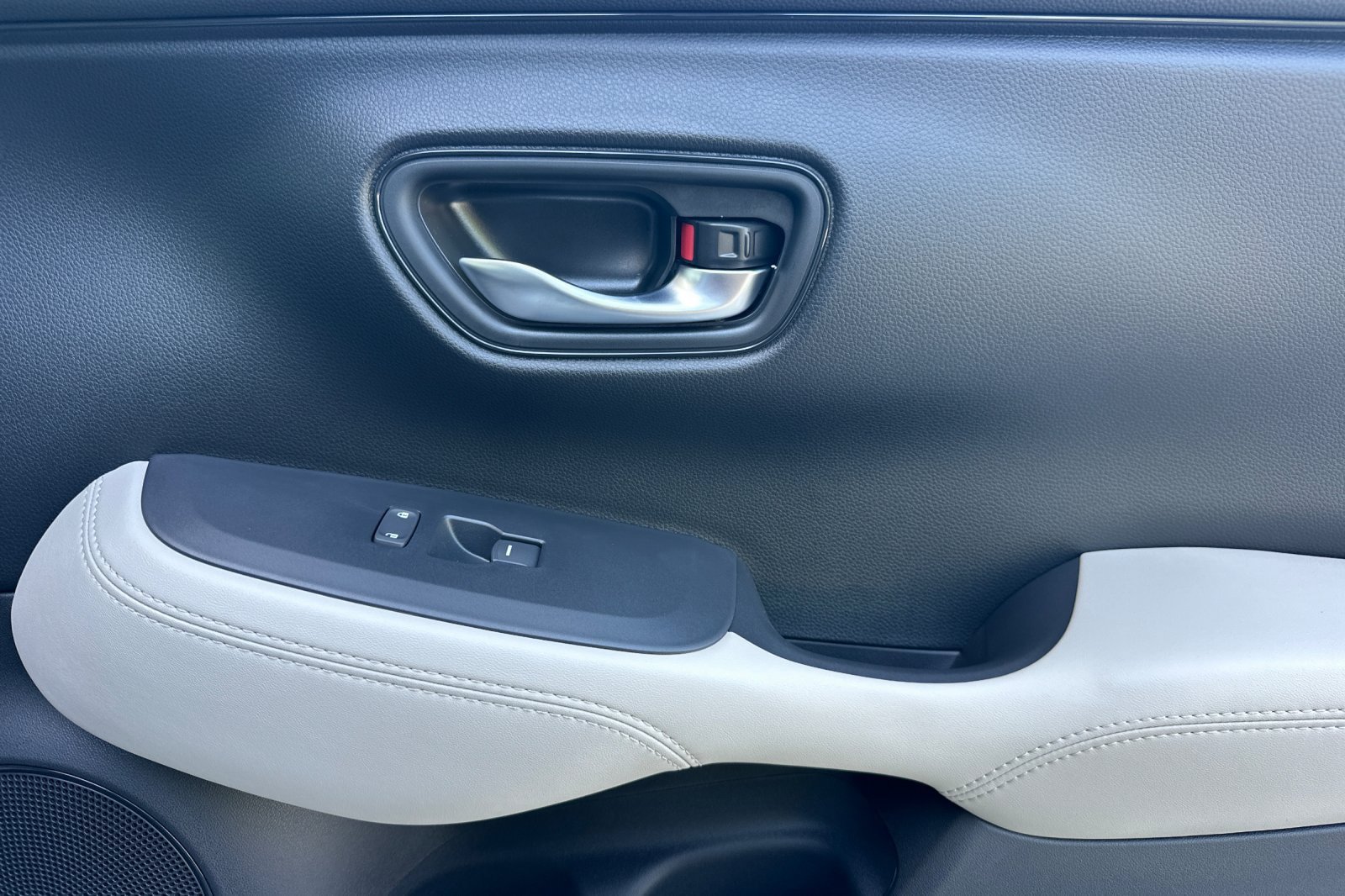 New 2027 Honda HR-V LX image 16