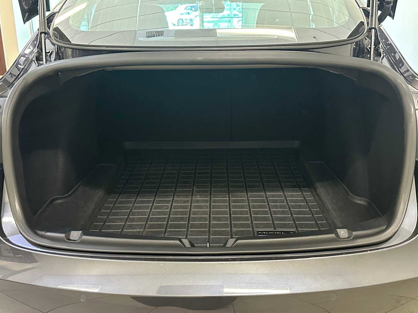 Used 2018 Tesla Model 3 Long Range RWD image 34