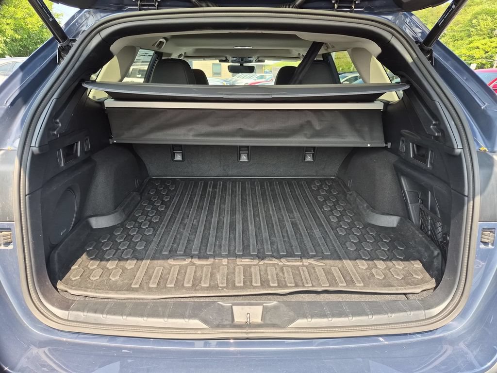 Used 2025 Subaru Outback Onyx Edition AWD/4WD image 28