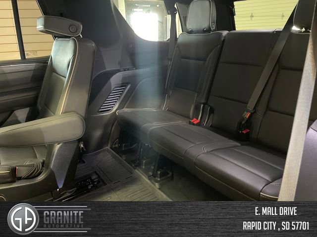 Used 2023 GMC Yukon SLT w/ SLT Luxury Package image 24