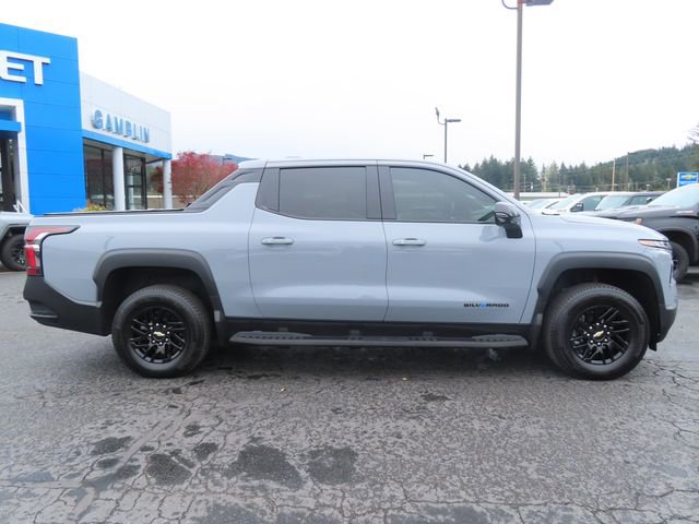 Used 2025 Chevrolet Silverado EV LT AWD/4WD image 10