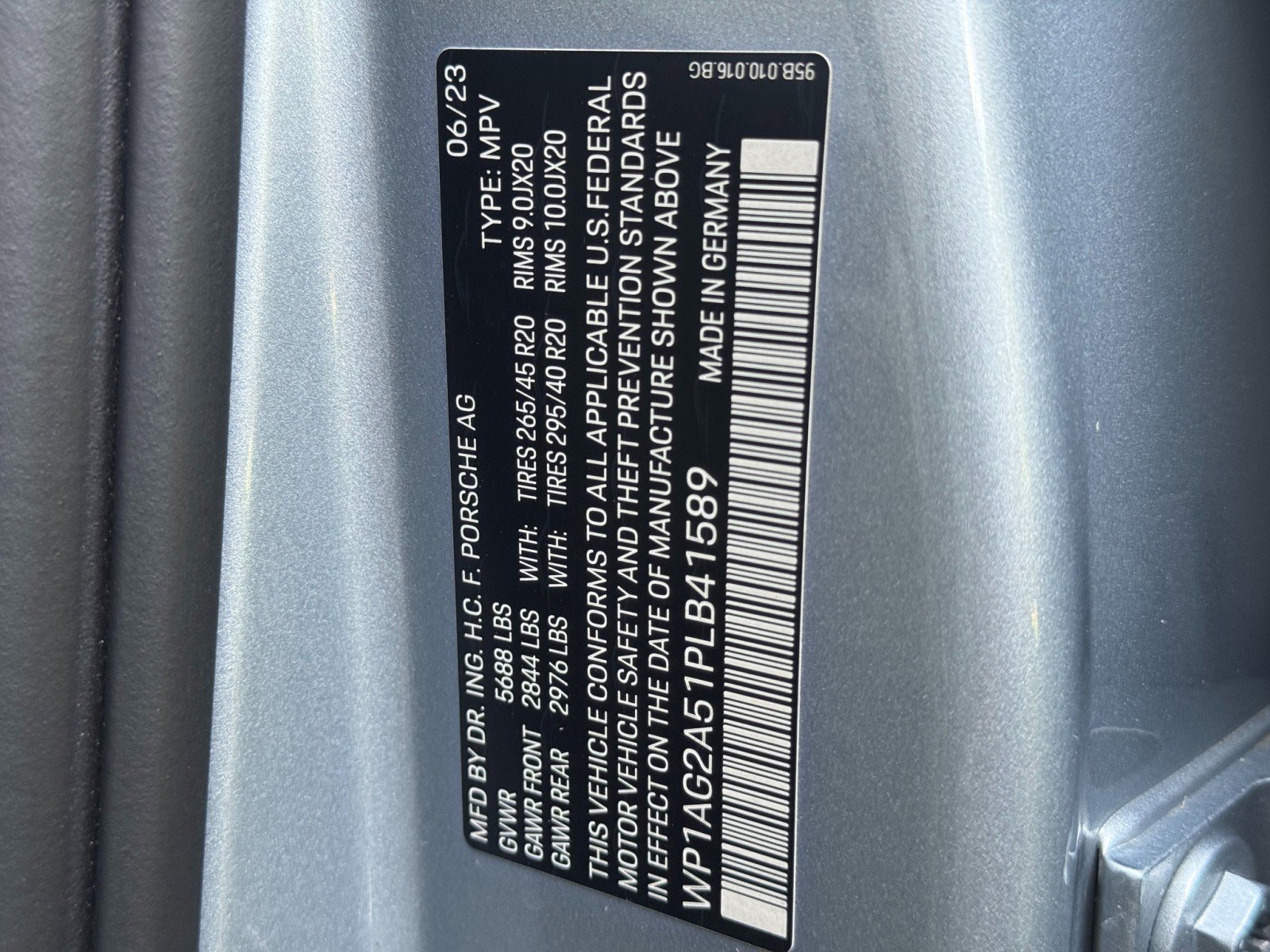 Used 2023 Porsche Macan S AWD/4WD image 47