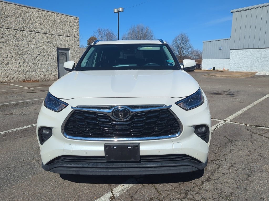 Used 2021 Toyota Highlander Limited image 3