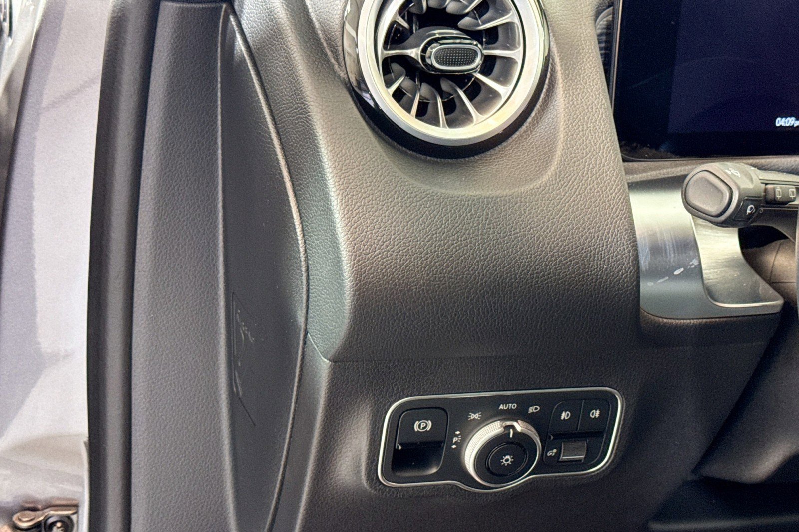 Certified 2025 Mercedes-Benz GLB 250 GLB 250 SUV image 10