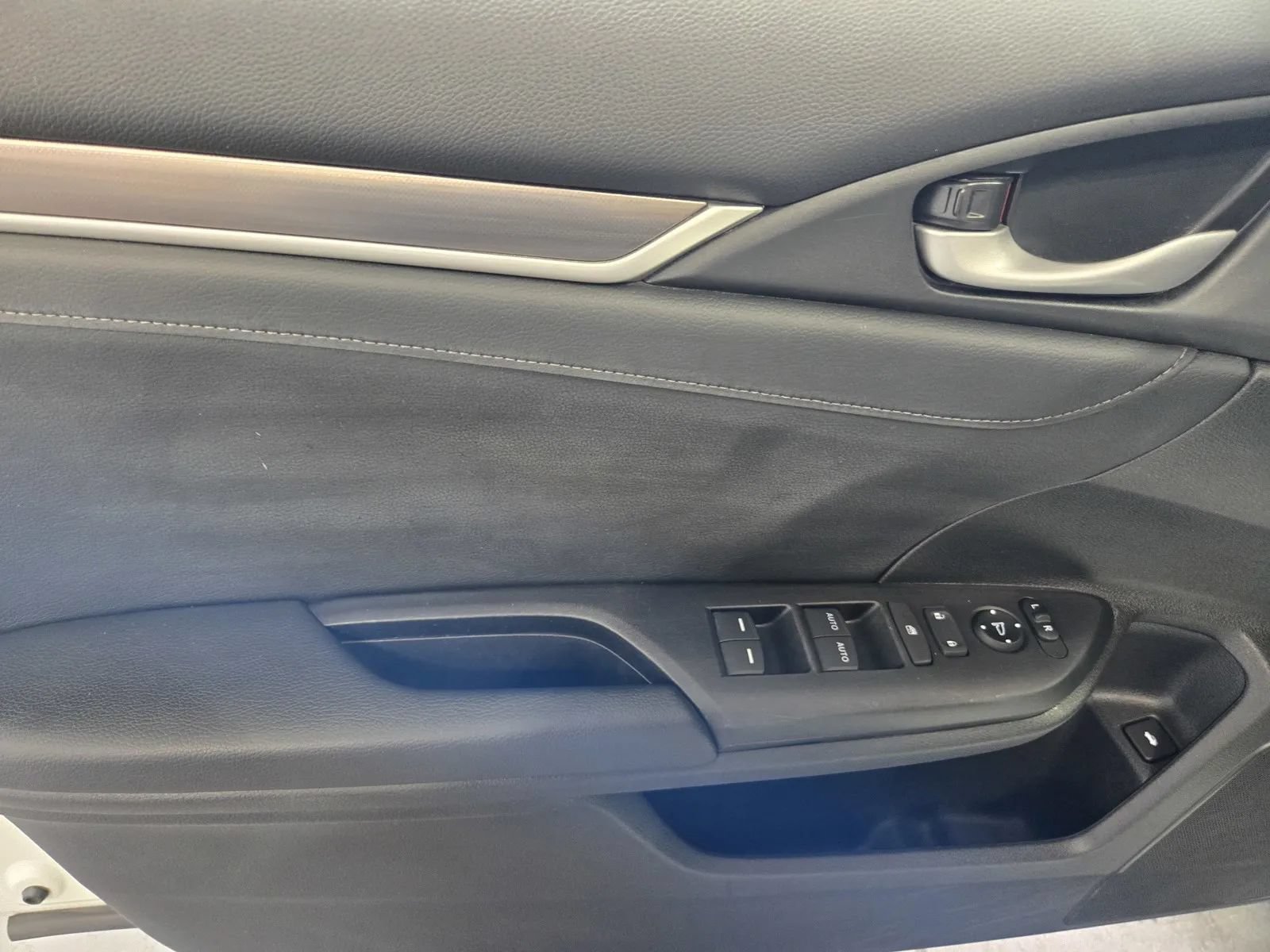 Used 2021 Honda Civic Touring image 14