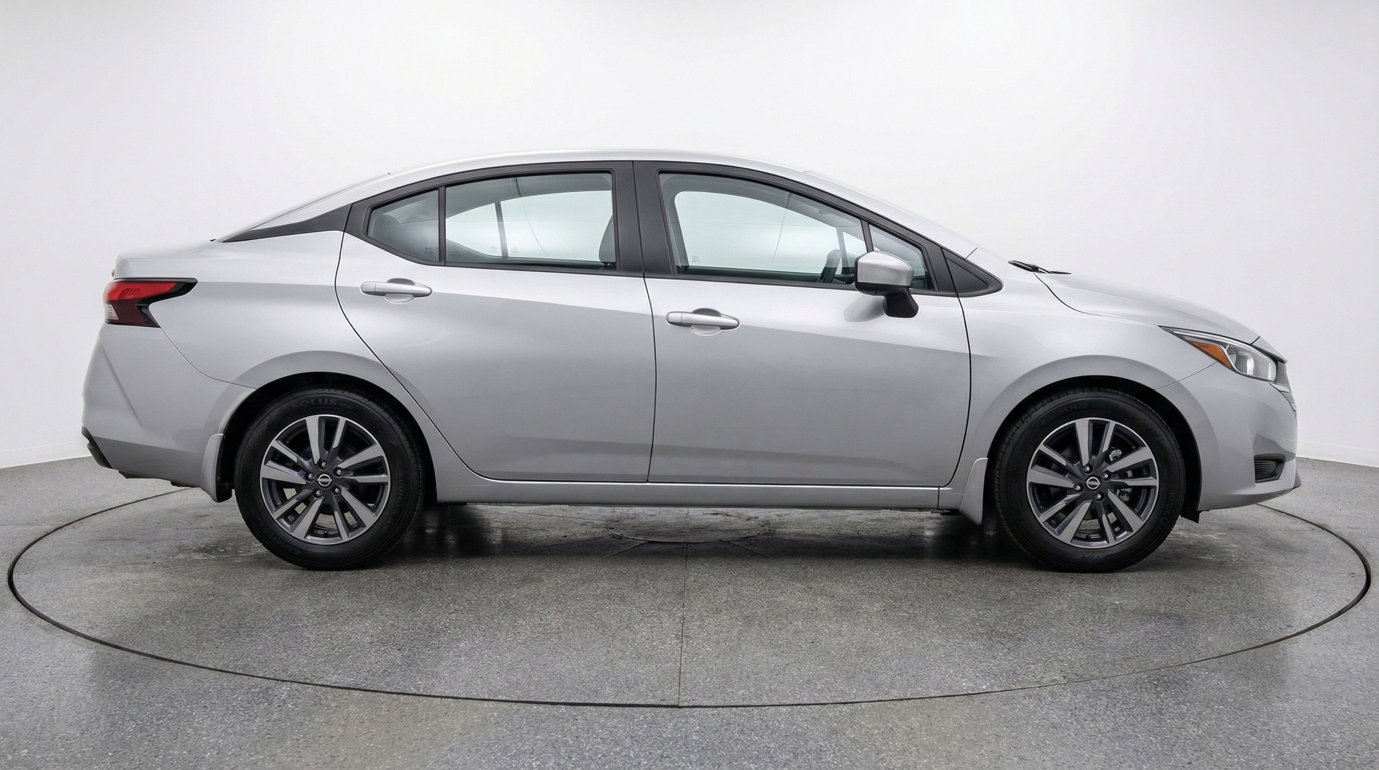 Used 2025 Nissan Versa SV image 11