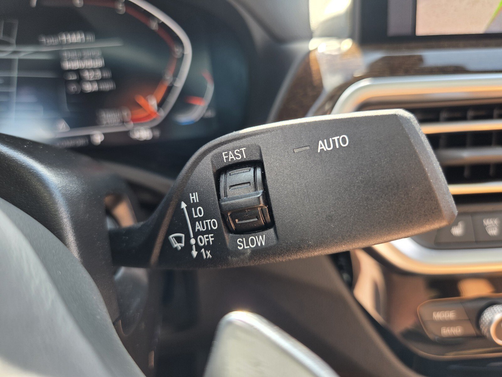 Certified 2025 BMW X4 xDrive30i AWD/4WD image 30