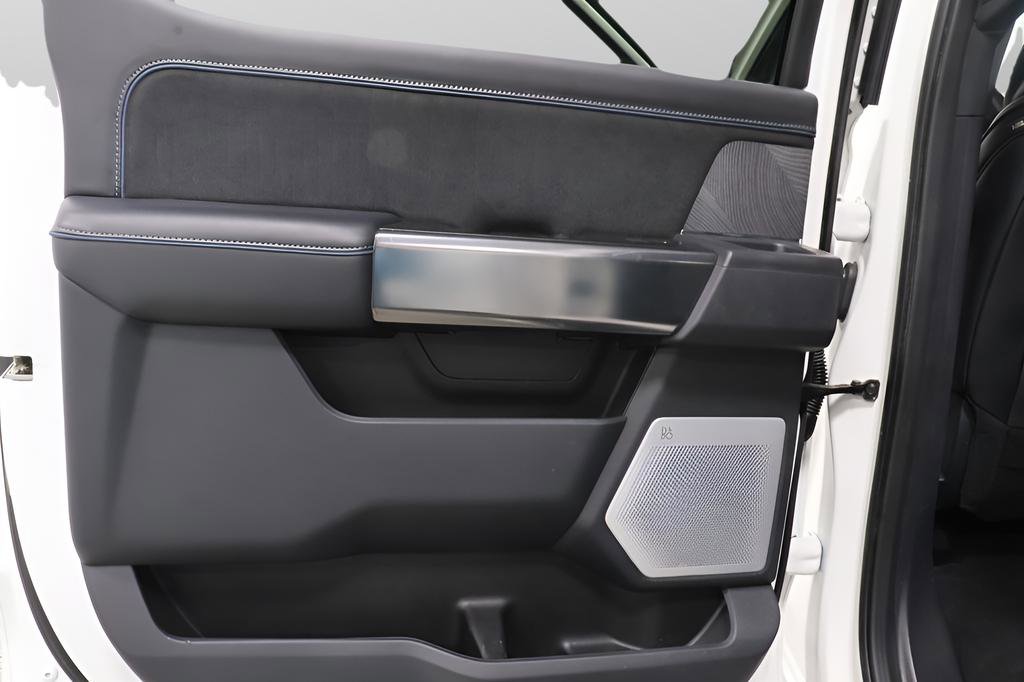 Used 2025 Ford F250 Platinum image 27