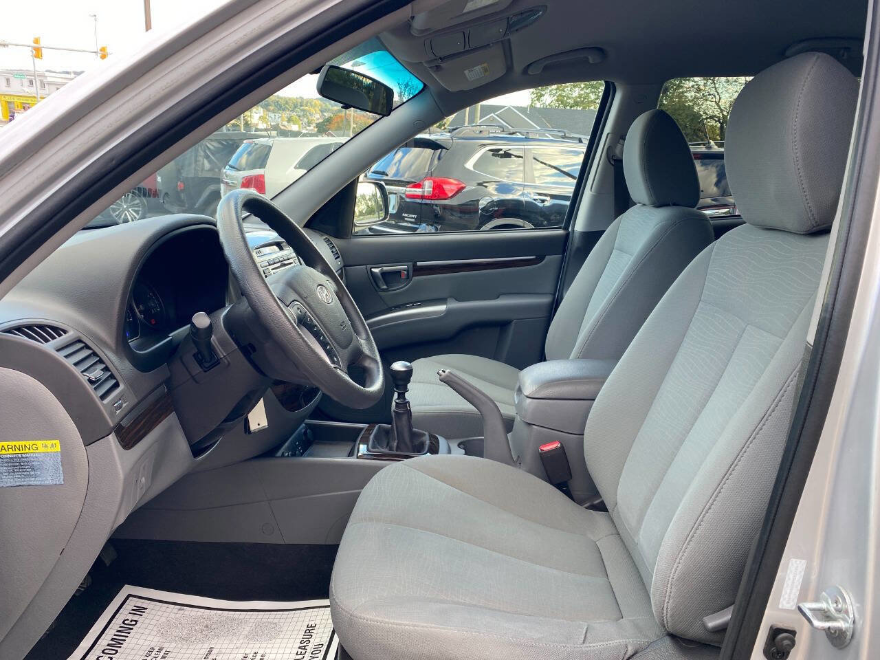 Used 2011 Hyundai Santa Fe GLS image 9