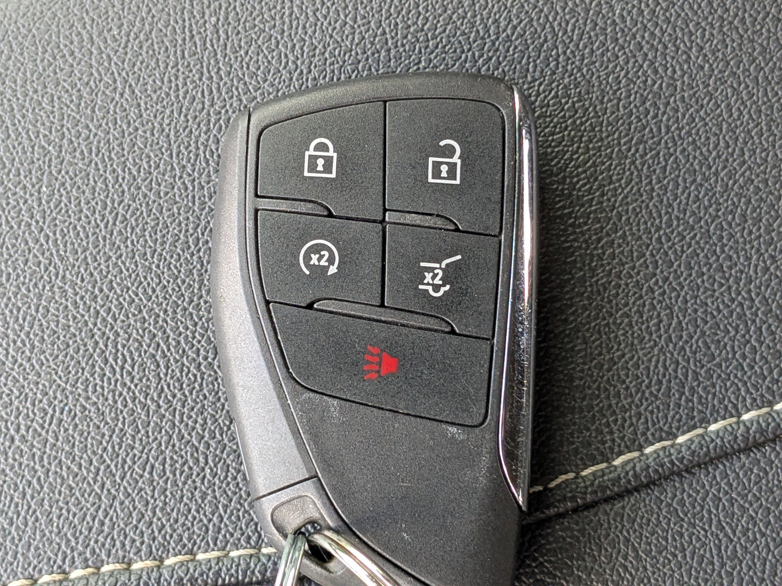 Used 2025 Chevrolet Traverse LT w/ Driver Confidence Package image 36