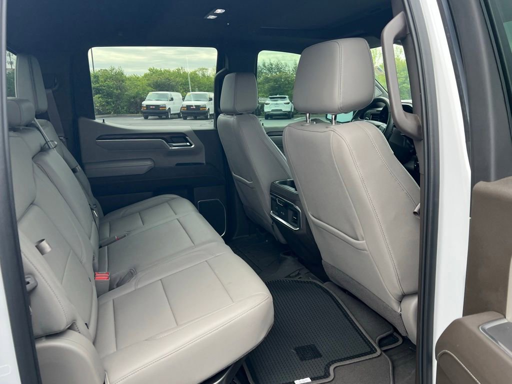 Used 2023 GMC Sierra 1500 SLT w/ SLT Premium Plus Package AWD/4WD image 11