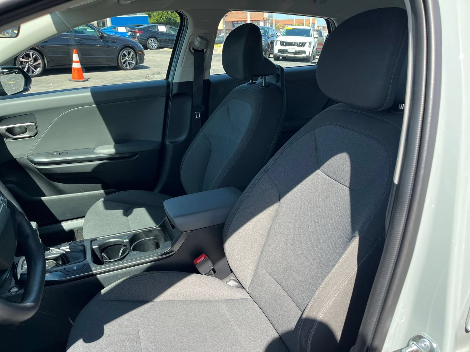 Used 2025 Kia K4 FWD image 28