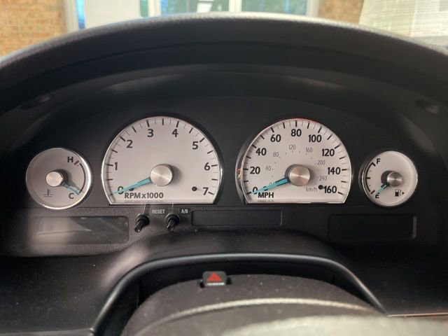 Used 2003 Ford Thunderbird image 11