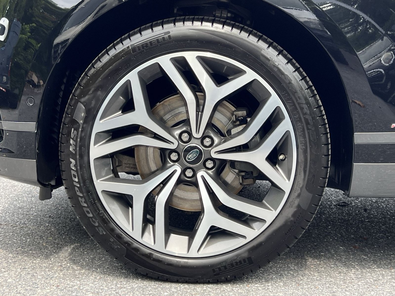 Used 2019 Land Rover Range Rover Velar R-Dynamic HSE AWD/4WD image 17