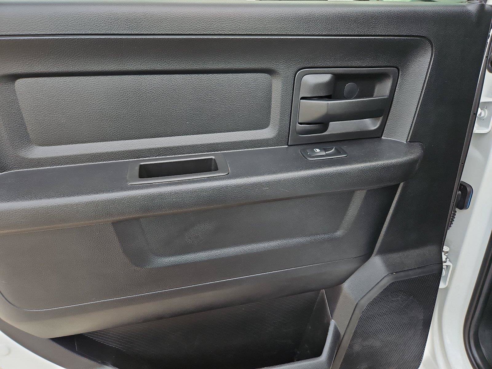 Used 2018 RAM 2500 ST AWD/4WD image 16