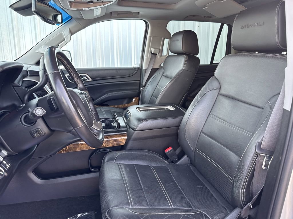 Used 2015 GMC Yukon Denali w/ Premium Package image 11