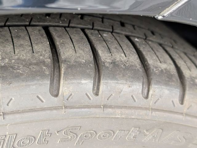 Used 2018 Chevrolet Camaro SS RWD image 9