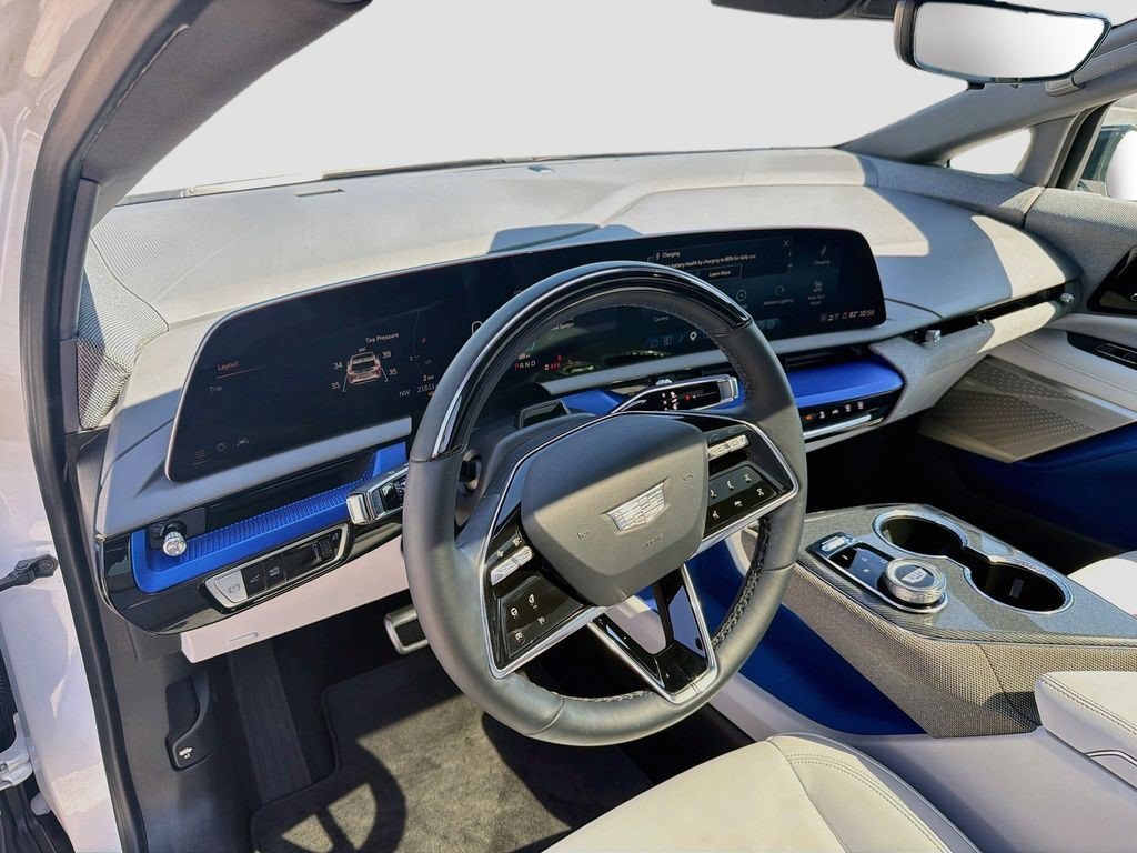 Certified 2025 Cadillac Optiq Sport 1 w/ LPO, ONYX Package AWD/4WD image 27