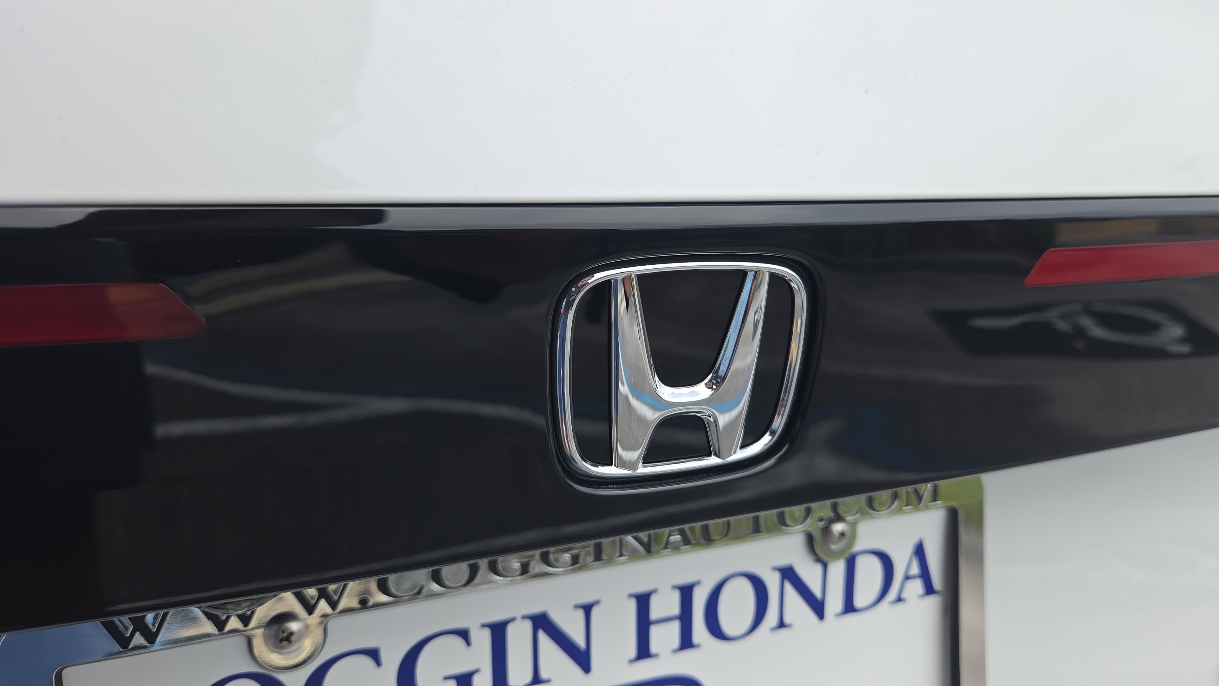 Certified 2025 Honda Accord Touring image 37