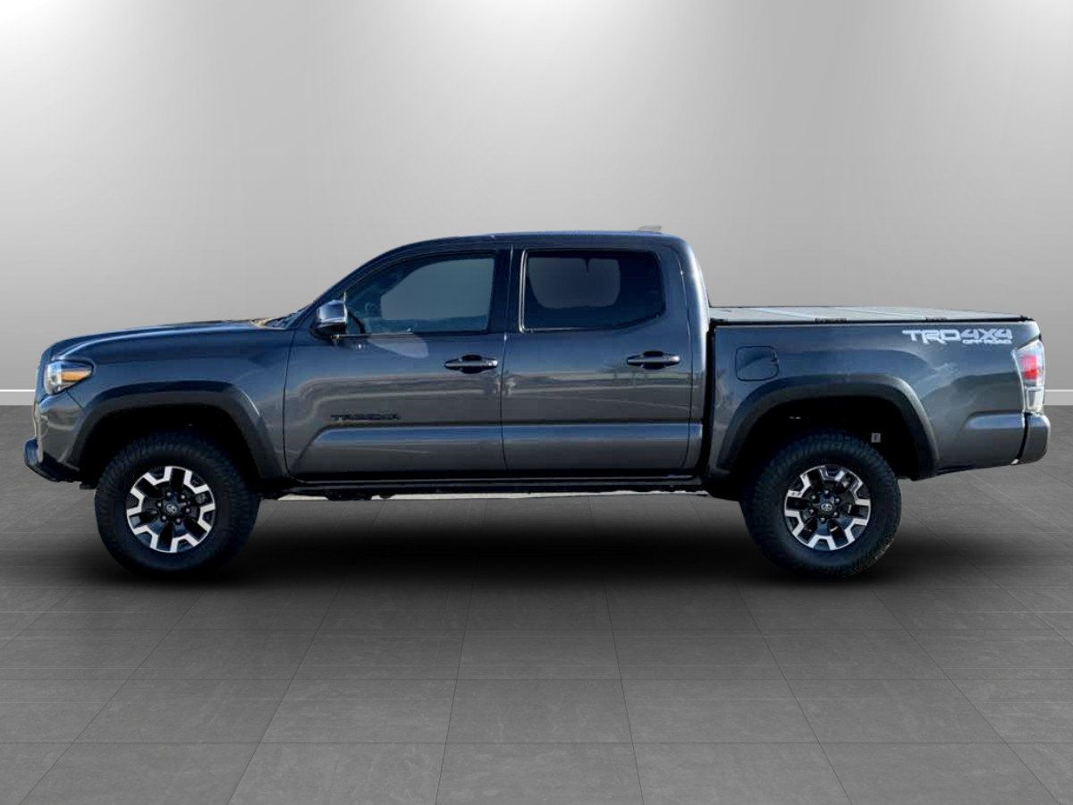 Used 2023 Toyota Tacoma TRD Off-Road w/ Technology Package AWD/4WD image 4