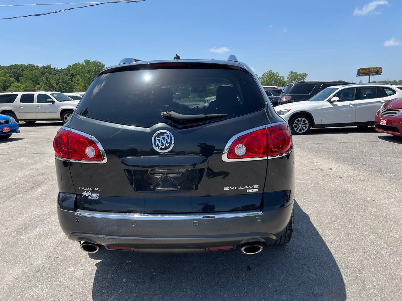 Used 2011 Buick Enclave CXL FWD image 6
