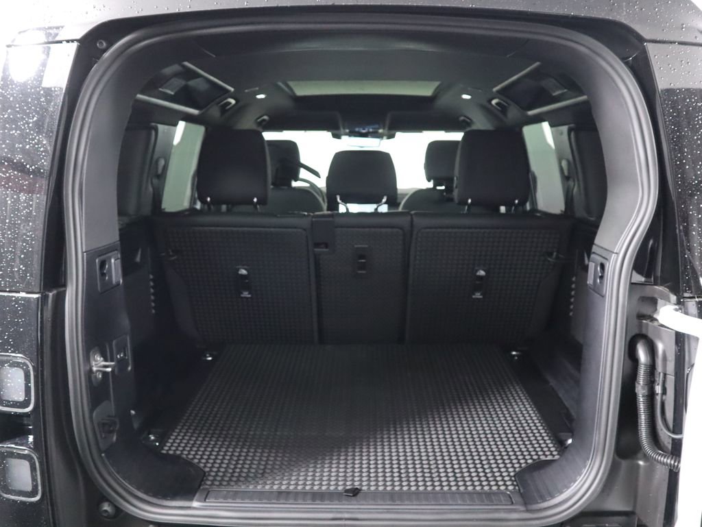 New 2026 Land Rover Defender 110 S image 29