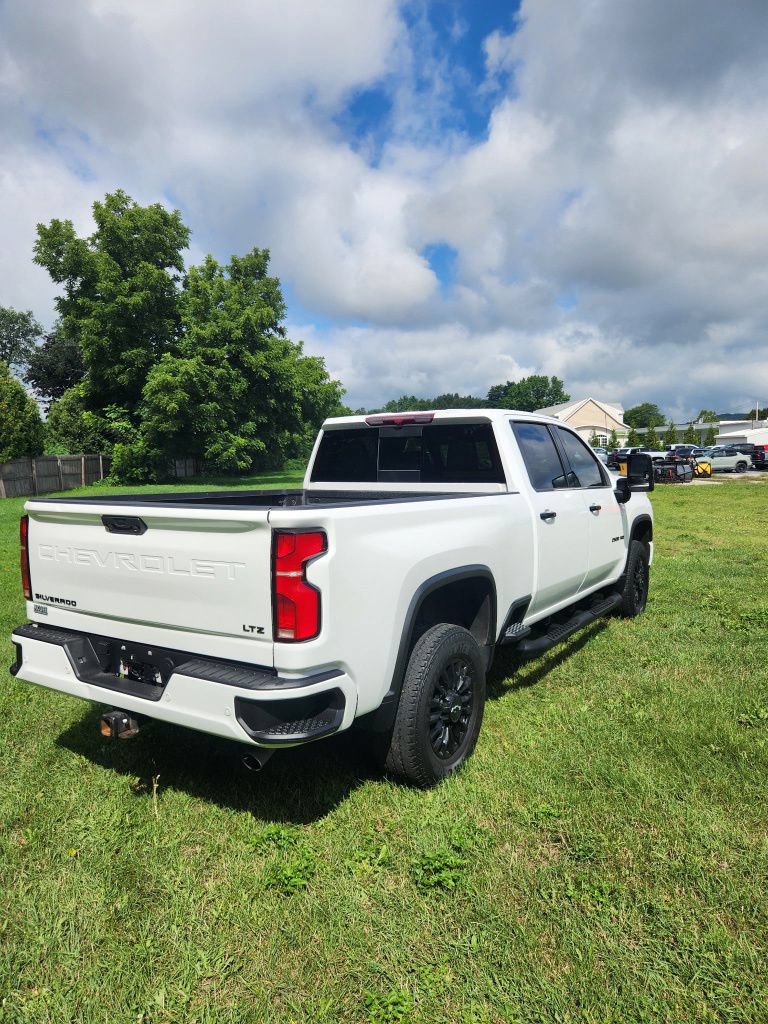 Used 2024 Chevrolet Silverado 2500 LTZ w/ LTZ Plus Package AWD/4WD image 10
