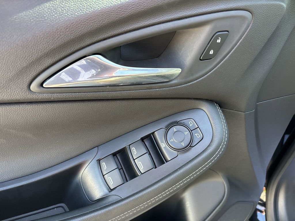 Used 2025 Buick Encore GX Preferred FWD image 23