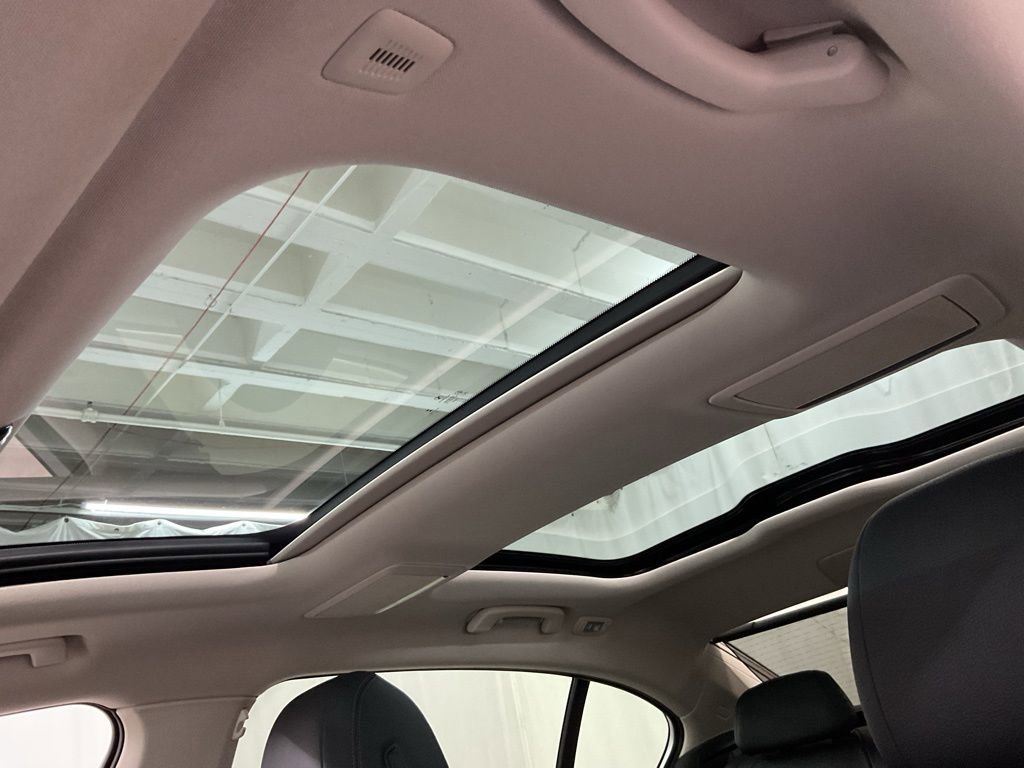 Used 2018 BMW 740i xDrive image 19