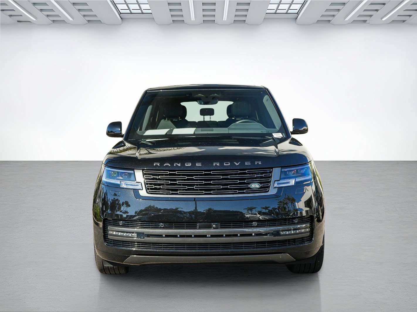 Certified 2026 Land Rover Range Rover Long Wheelbase SE AWD/4WD image 2