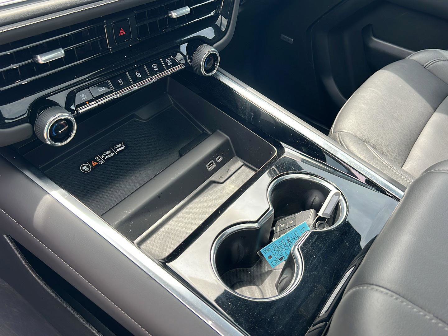 Used 2025 Chevrolet Tahoe Z71 w/ Z71 Off-Road Package AWD/4WD image 31