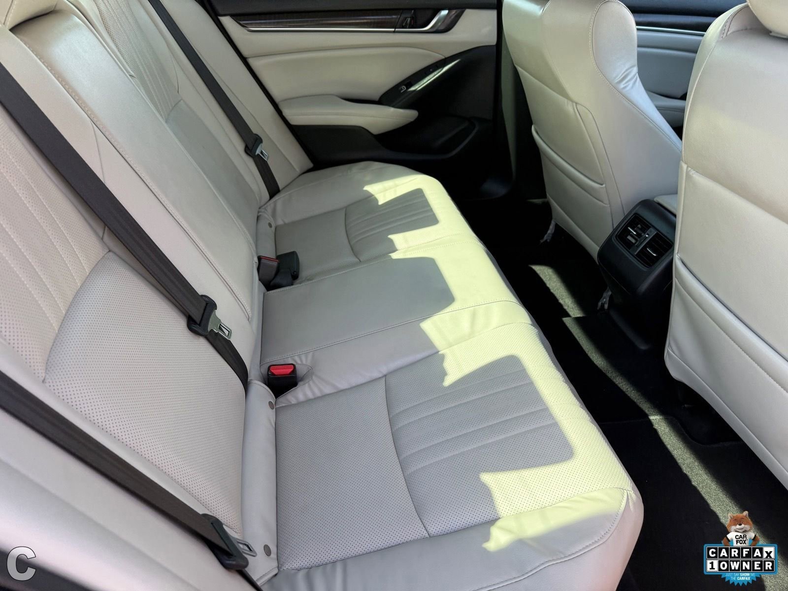 Used 2018 Honda Accord Touring image 12
