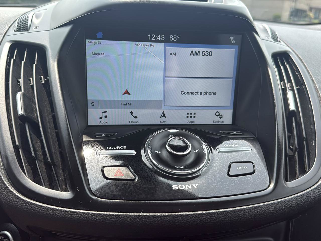 Used 2017 Ford Escape Titanium w/ Canadian Touring Package FWD image 18