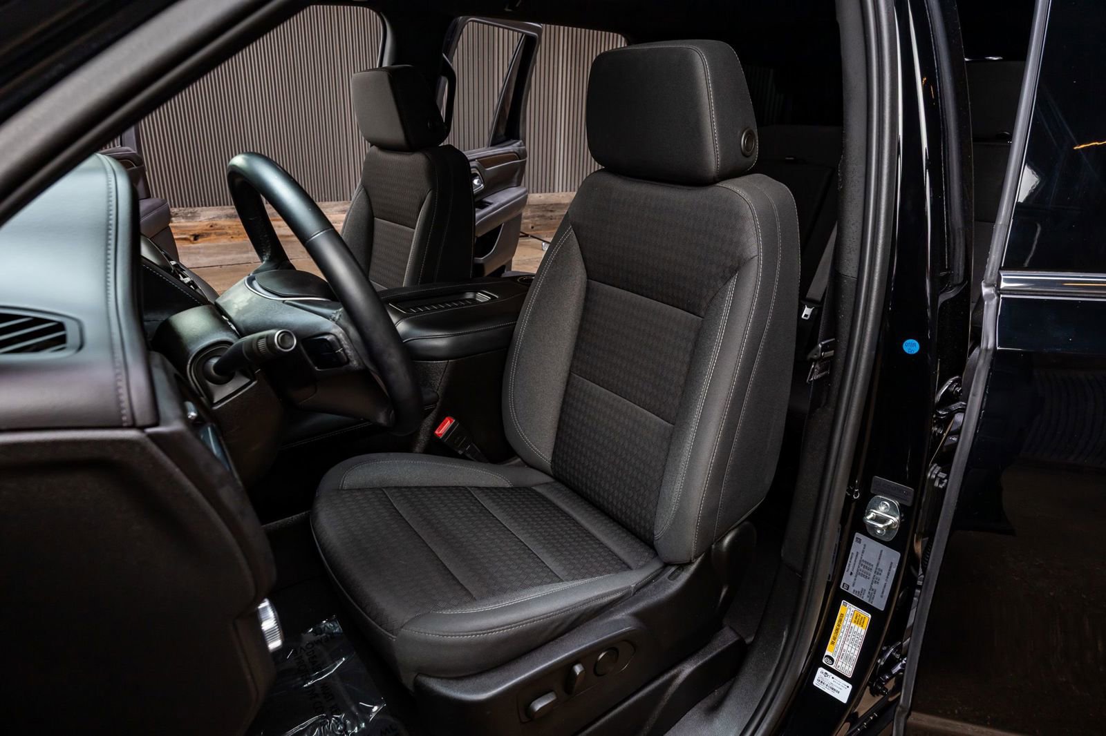 Used 2023 GMC Yukon SLE image 26