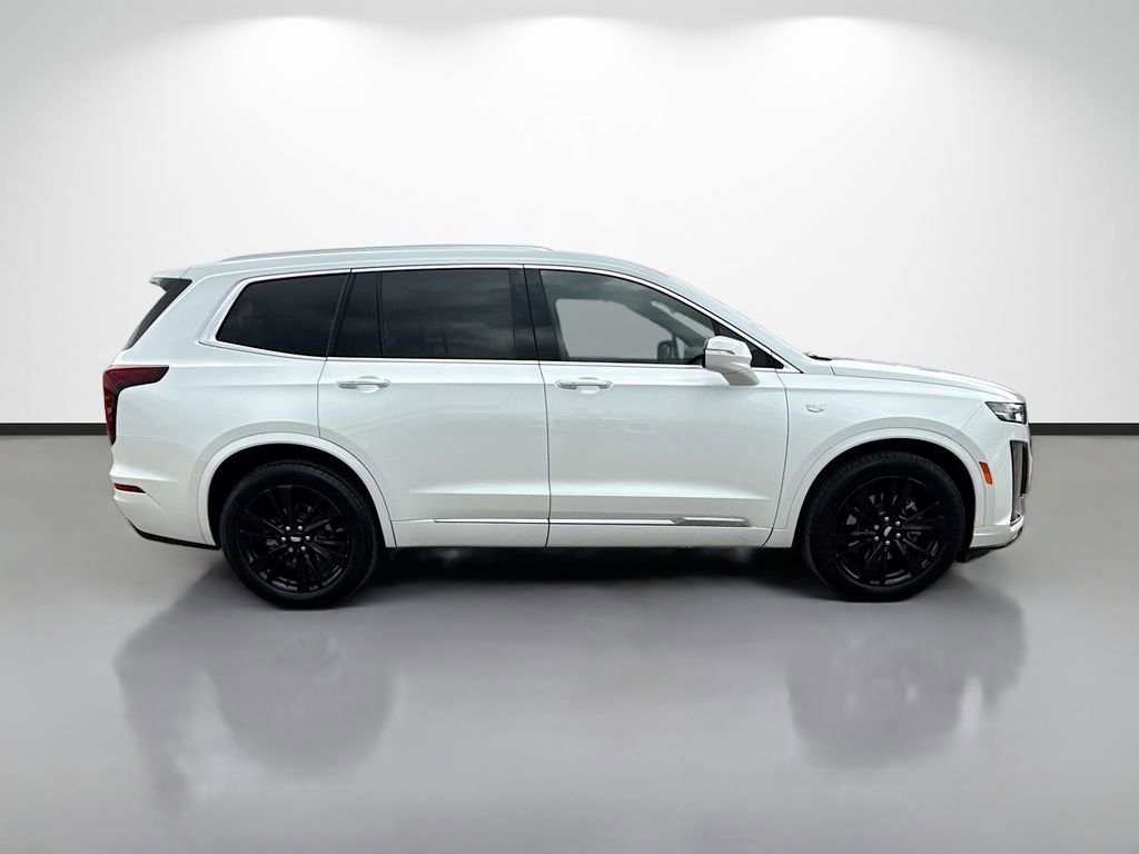 Used 2024 Cadillac XT6 Premium Luxury FWD image 2