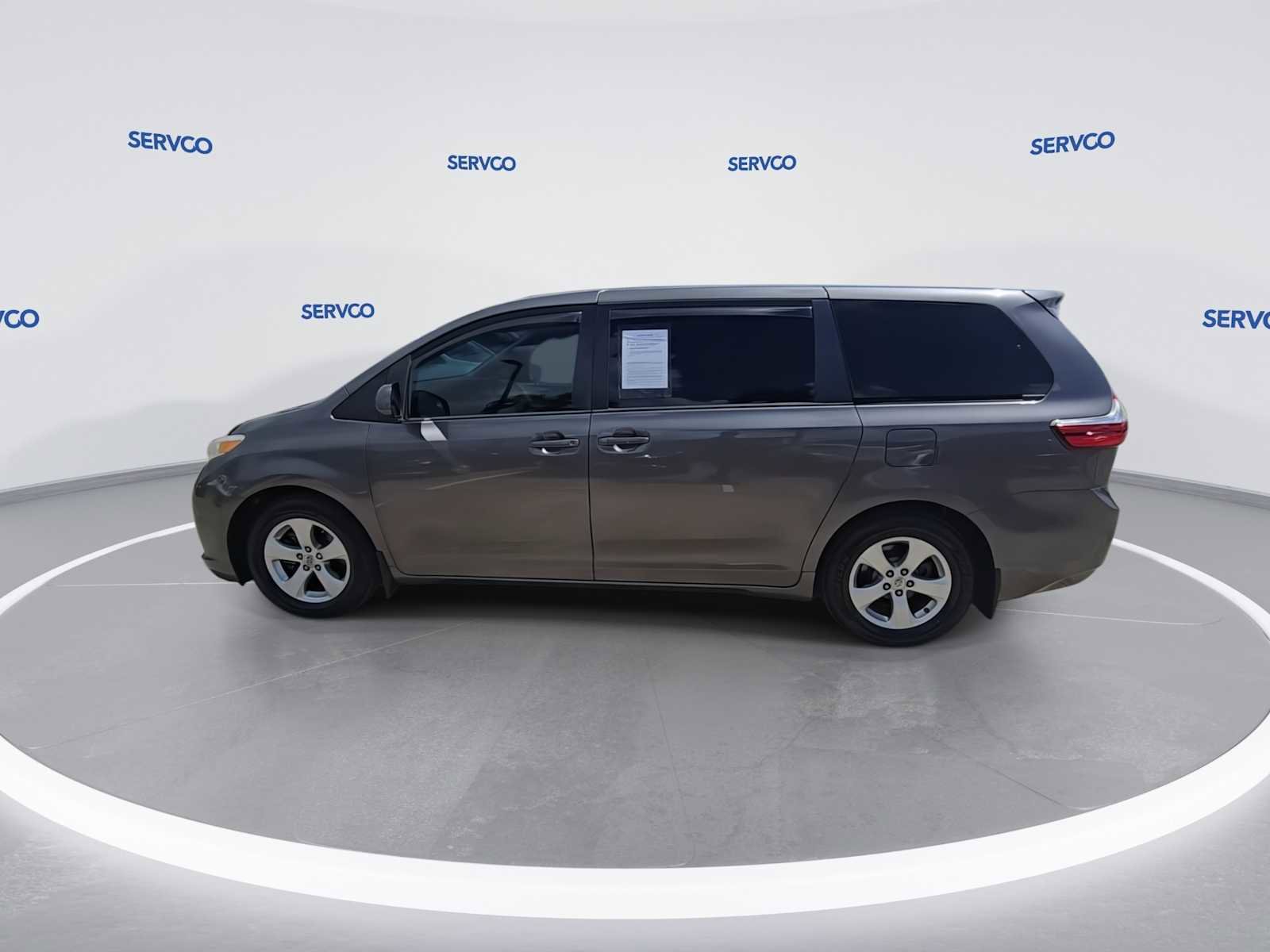 Used 2017 Toyota Sienna LE image 6