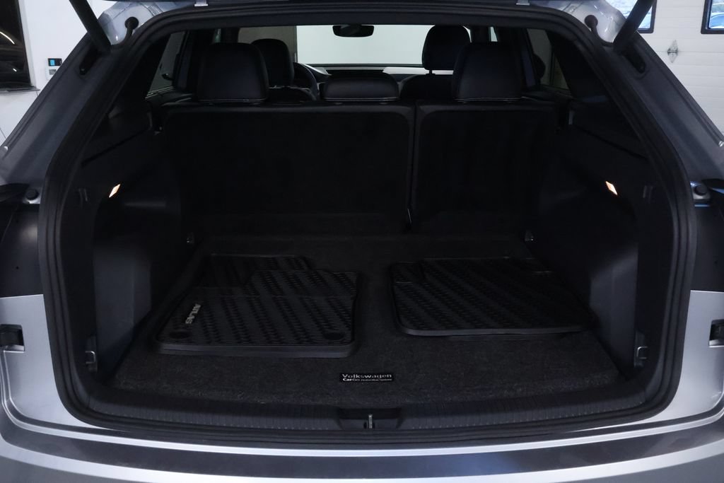 Used 2021 Volkswagen Atlas Cross Sport SEL Premium AWD/4WD image 18