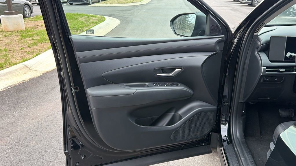New 2026 Hyundai Tucson SE image 11