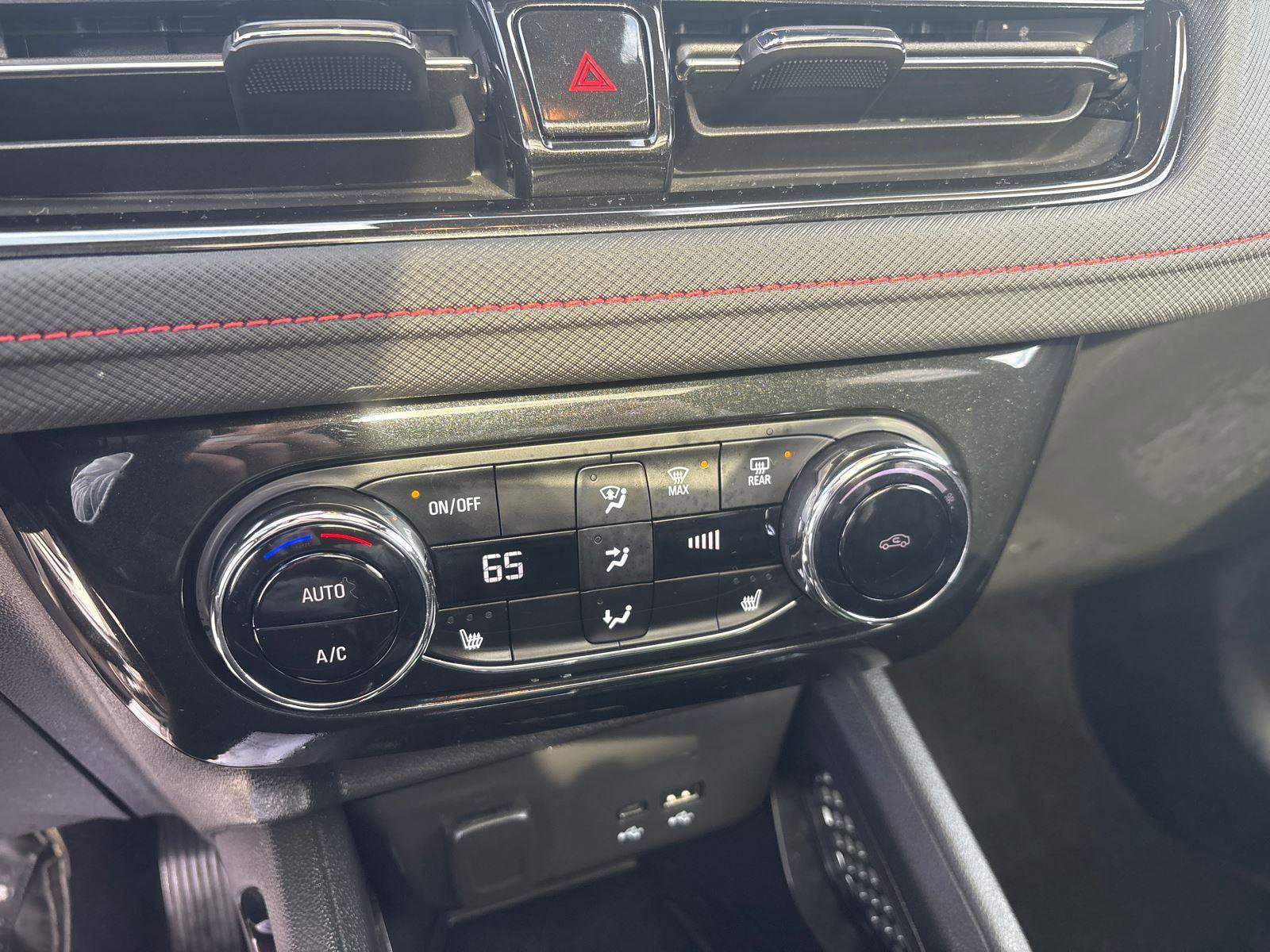 Used 2024 Chevrolet TrailBlazer RS w/ Convenience Package image 25