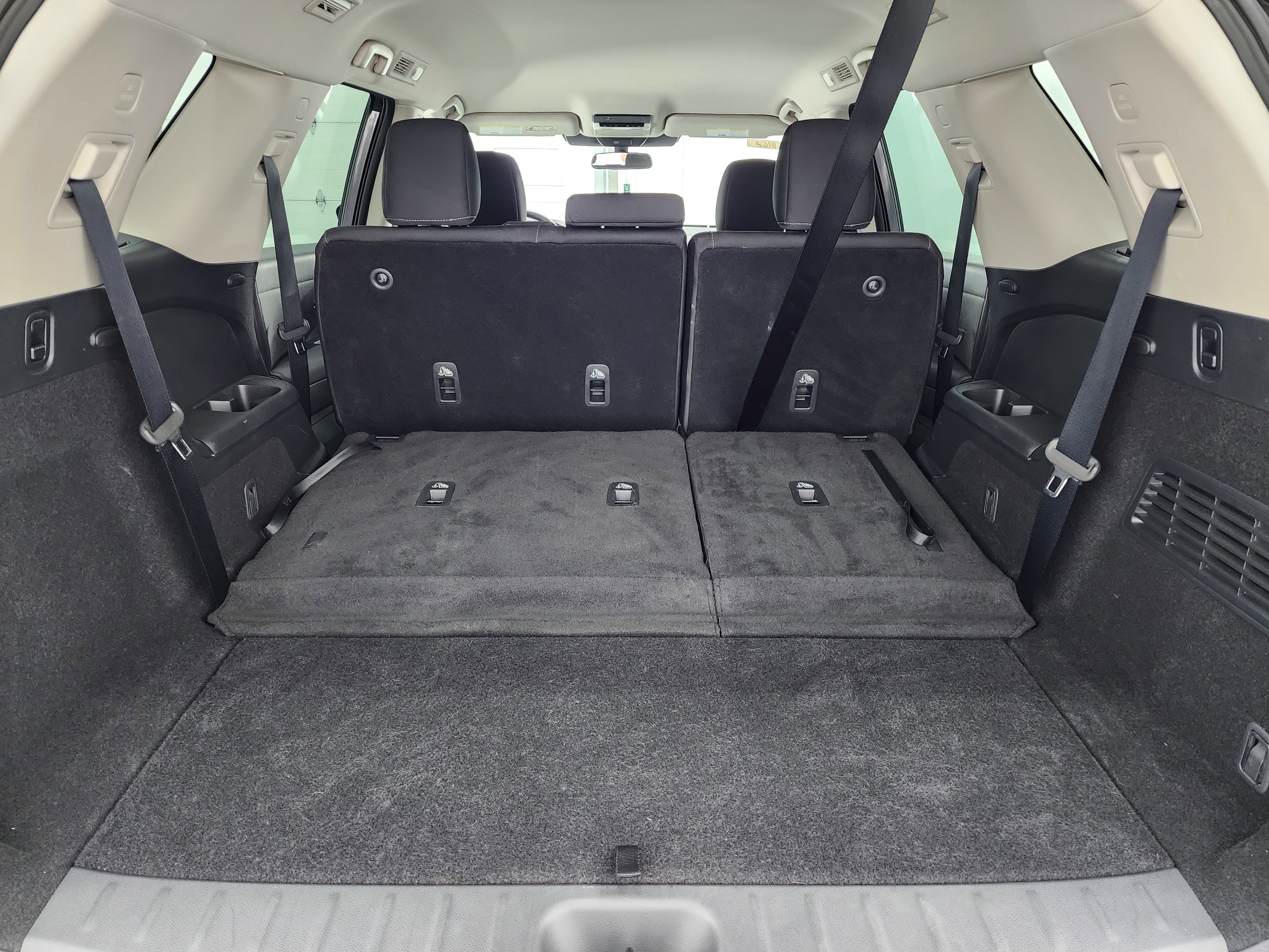 Used 2025 Nissan Pathfinder SV image 30