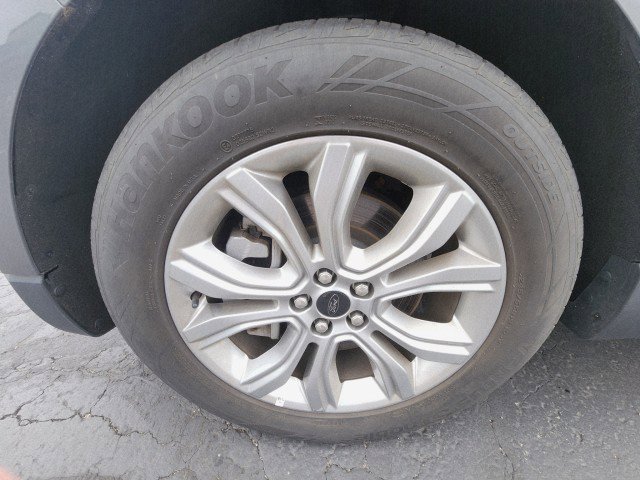 Used 2023 Ford Edge Titanium image 10