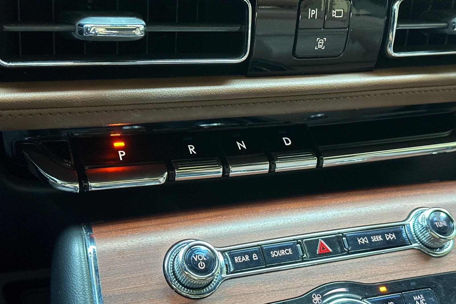Used 2023 Lincoln Aviator Reserve w/ Equipment Group 201A RWD image 23