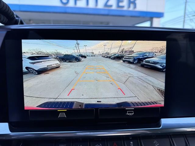 Used 2025 Chevrolet Silverado 2500 LT AWD/4WD image 19