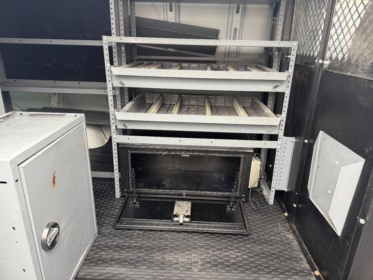 Used 2015 Chevrolet Express 2500 image 14