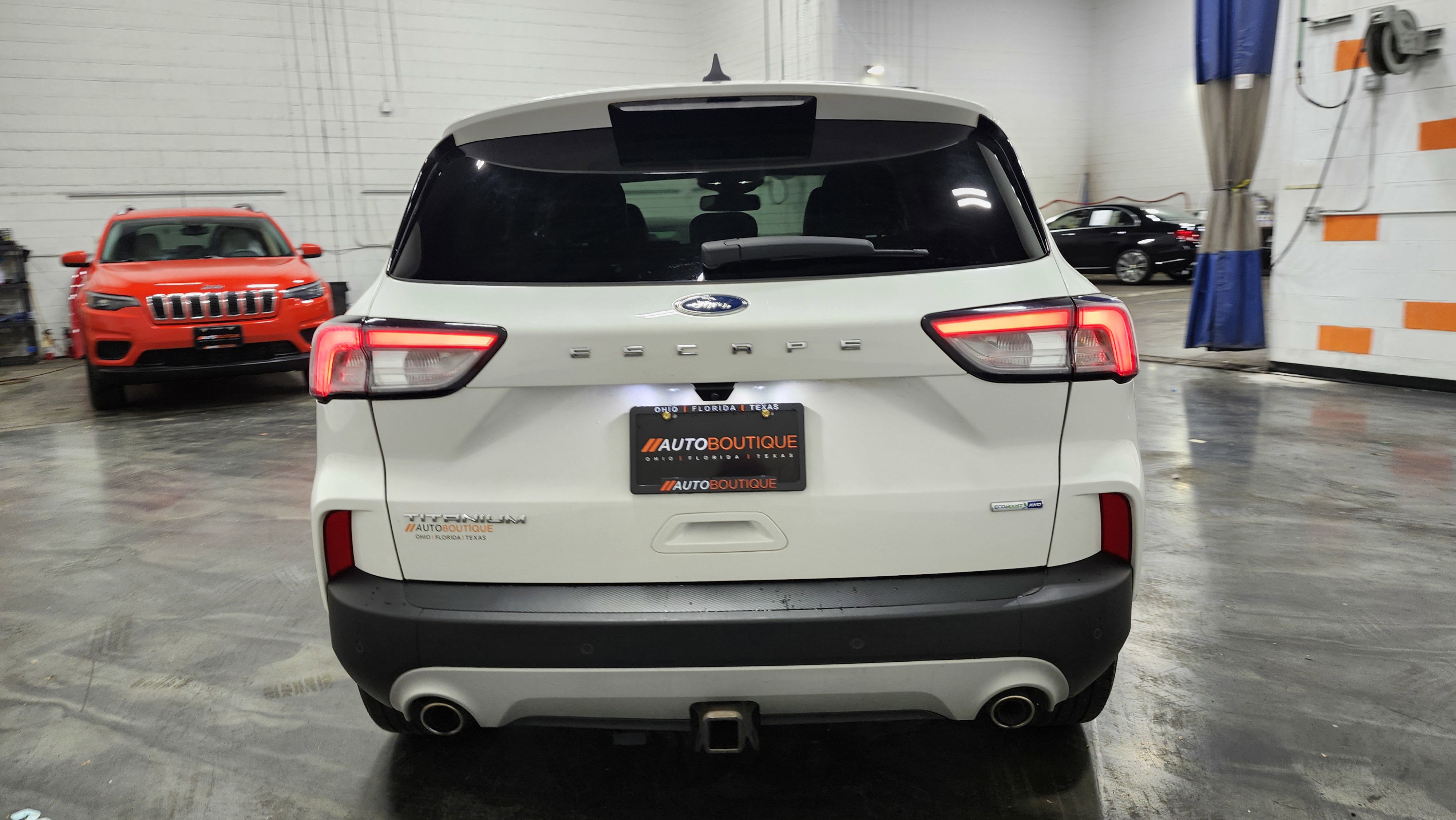 Used 2020 Ford Escape Titanium image 16