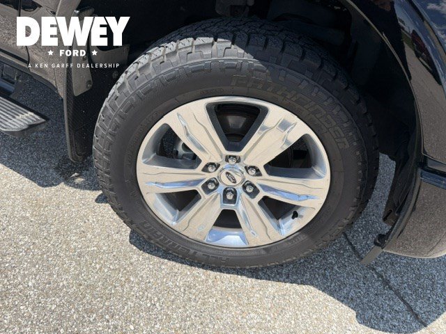 Used 2017 Ford F150 Platinum w/ Equipment Group 701A Luxury AWD/4WD image 43