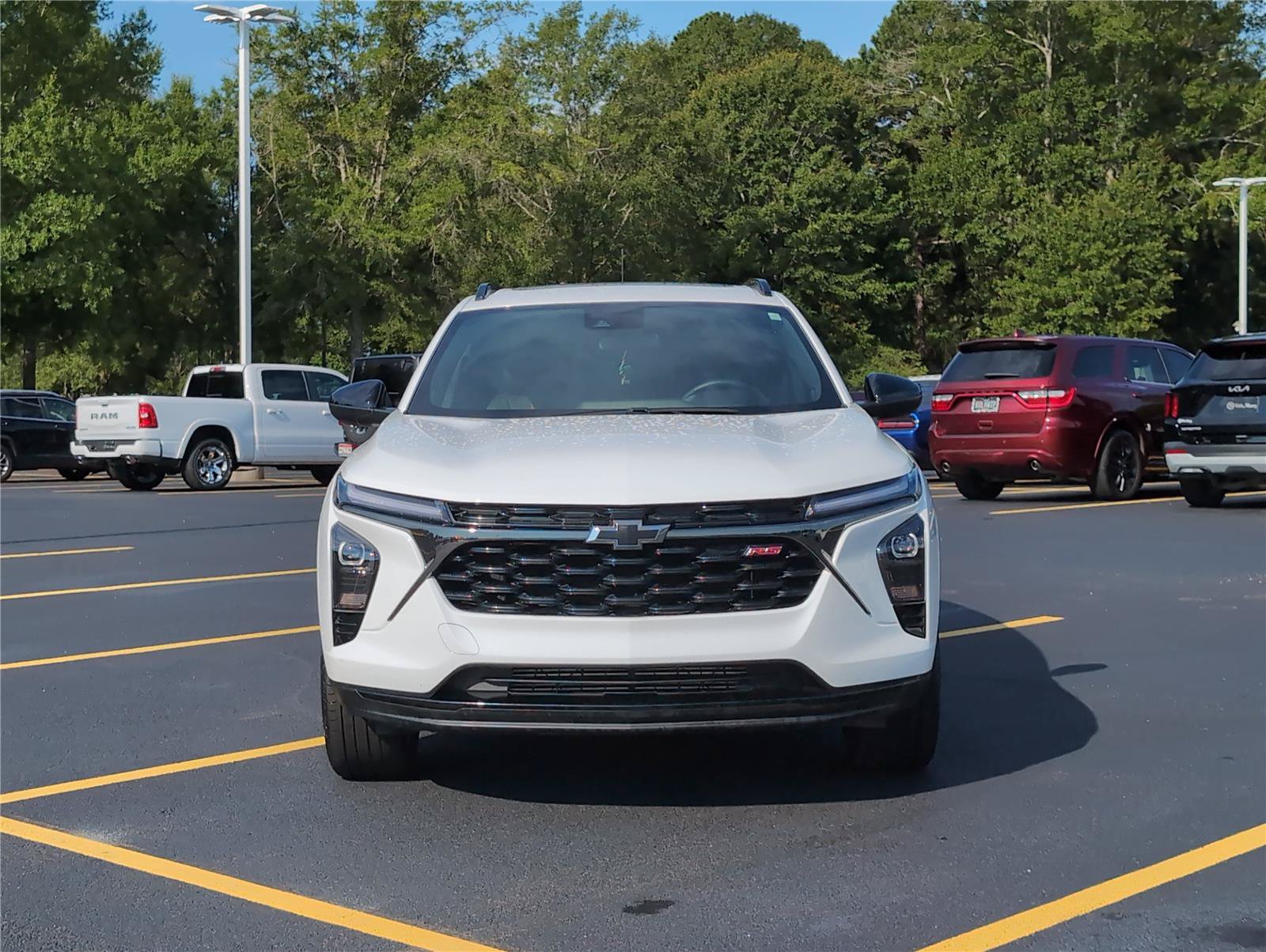 Used 2025 Chevrolet Trax RS w/ Sunroof Package FWD image 10